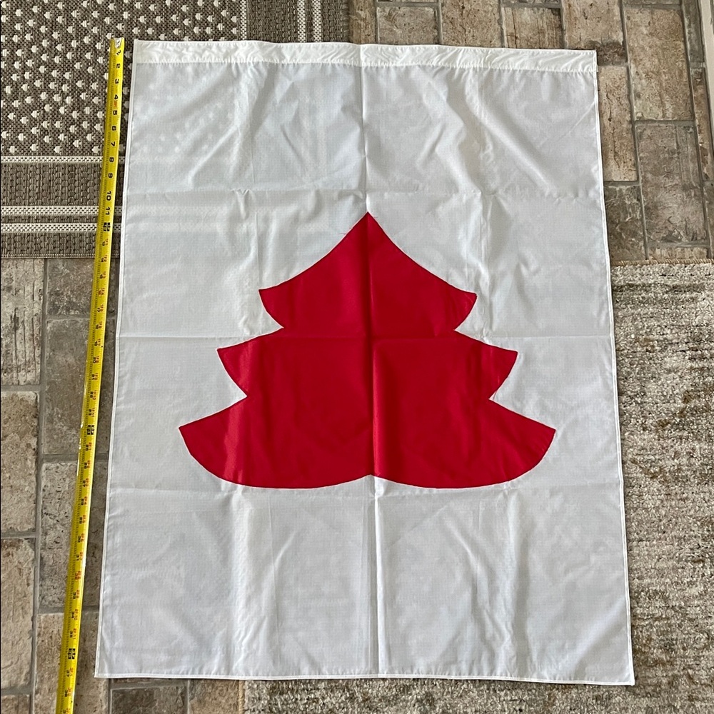 Red and White Christmas Tree Flag